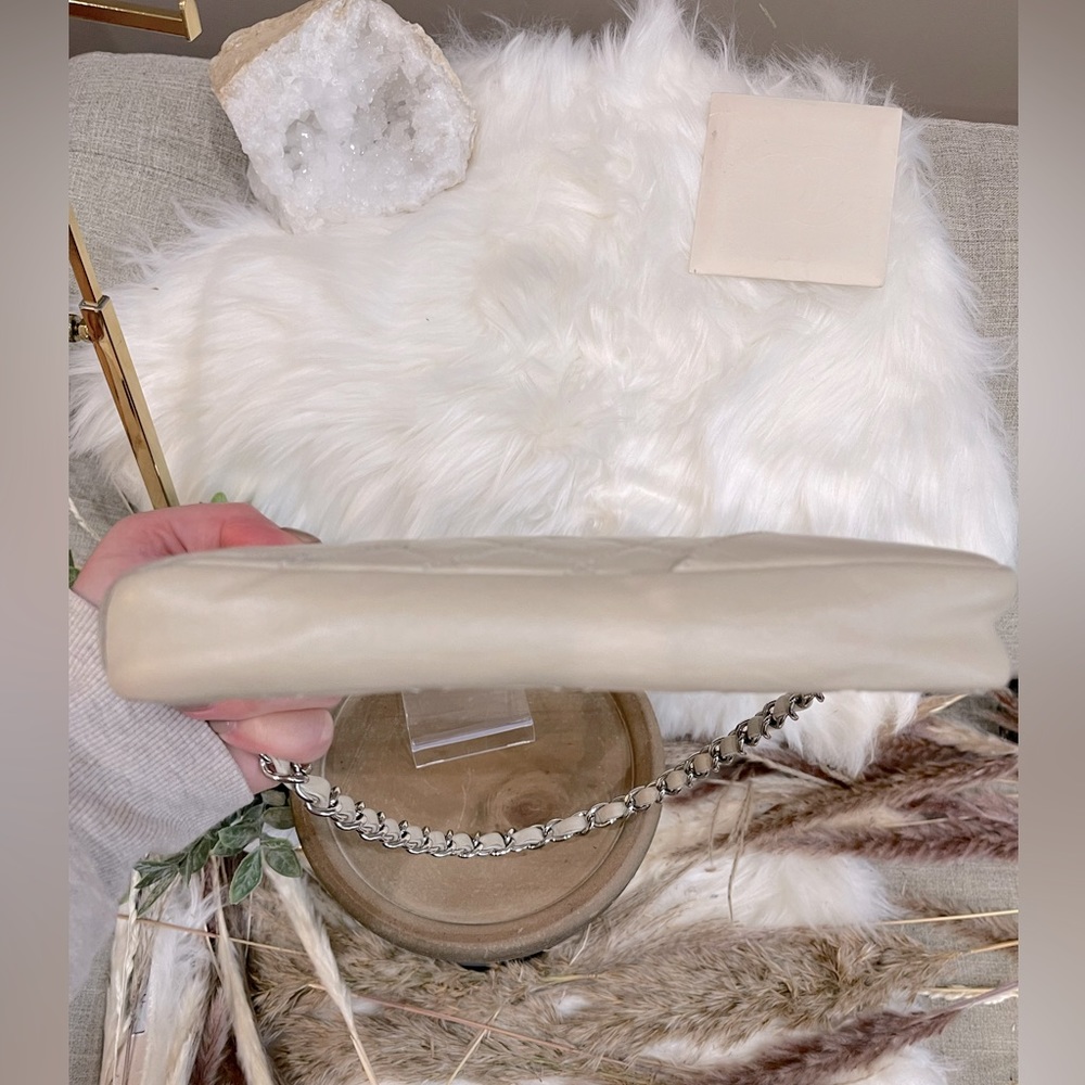 **SOLD** RARE Iridescent Pearl Chanel Aged Calfskin Quilted Cotton Club Pochette - Picture 11 of 14